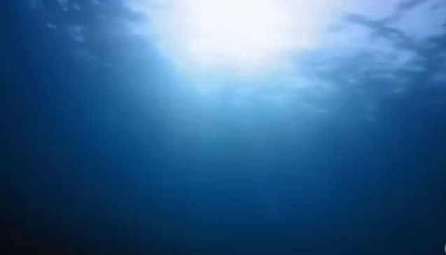 U Can See The Light Under Water